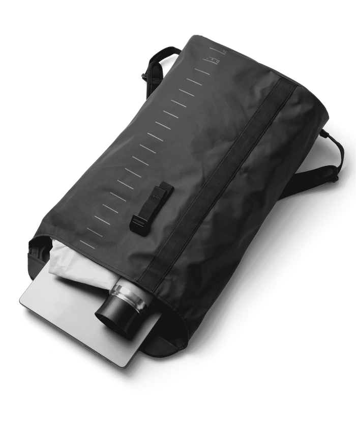Essential Backpack 24L Oatmilk