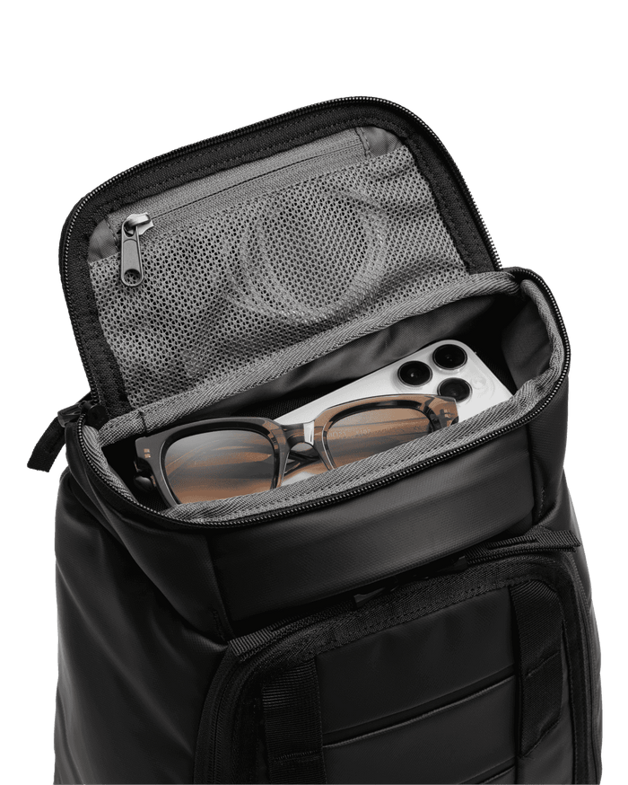Hugger Backpack 20L Oatmilk